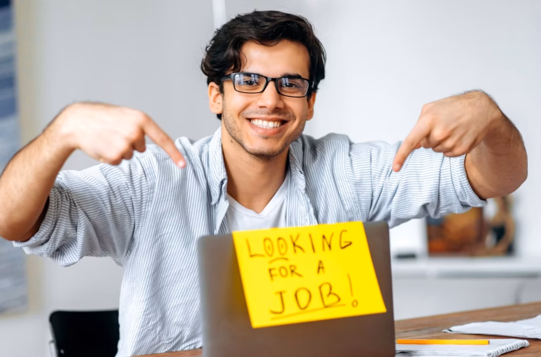 Quels métiers du commerce offrent les meilleures opportunités d’embauche après une alternance ?
